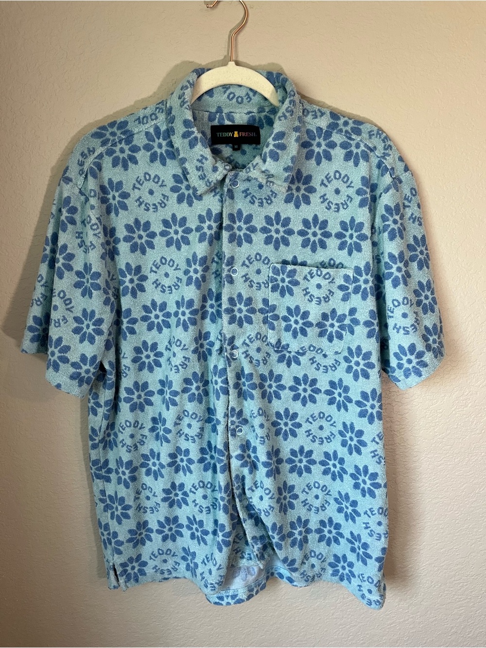 Teddy Fresh Blue Floral Terry Cloth Button Up Camp Shirt Medium 100% Cotton